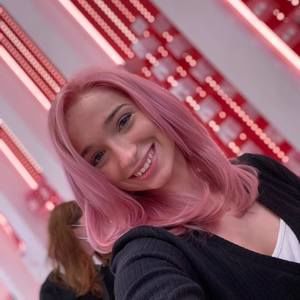 Meet your Posher, Siana